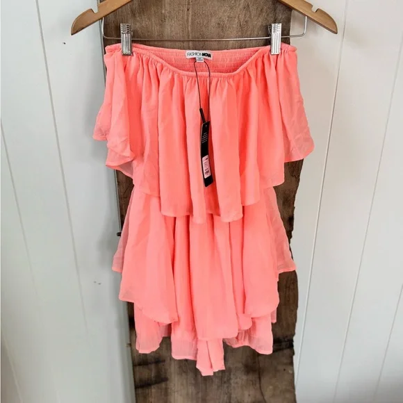 Fashion Nova Coral Colored Layer ruffled Emberlyn Romper SZ M - Picture 2 of 7